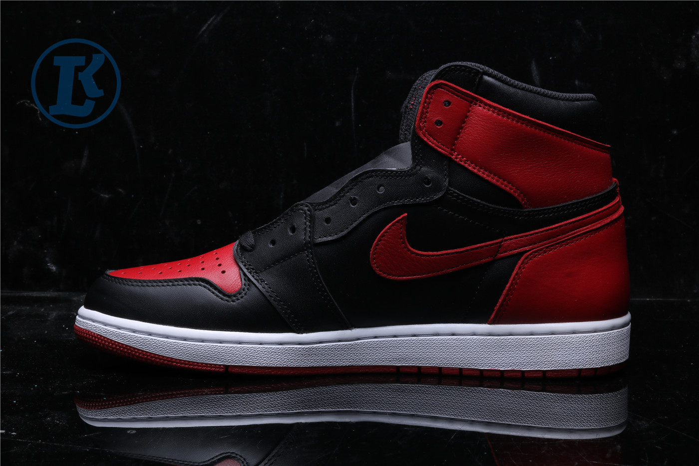 Air Jordan 1 Retro Bred Banned